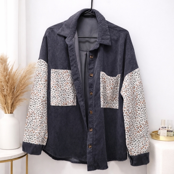 SHEIN Tops - NWOT SHEIN Size Medium Black and Cream Button Down Shirt